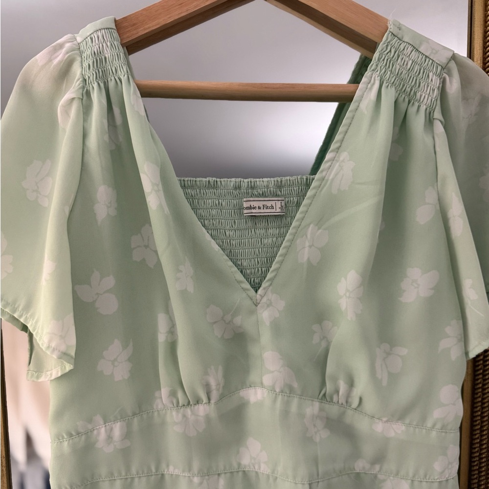 Abercrombie & Fitch Mint Smocked Dress - Picture 2 of 14